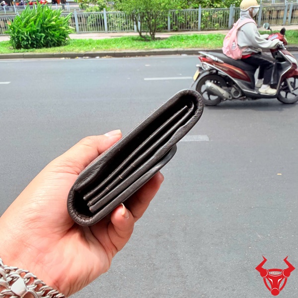 Ví Nữ Da Cá Đuối Cao Cấp Màu Xám Khác Biệt Ví nữ da cá đuối xám sang trọng phong cách hiện đại