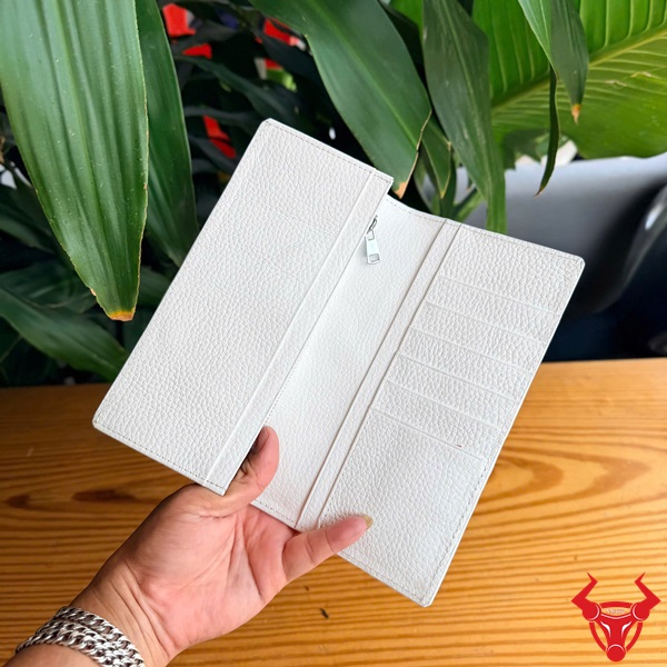 Ví Da Cá Sấu Gù Cao Cấp Dành Cho Quý Ông Ví cầm tay da cá sấu BYA4 phong cách luxury màu bạch tạng cao cấp.