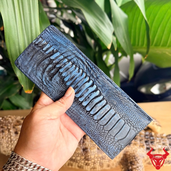 Ví Sen Da Wax Chân Đà Điểu VUD4 Màu Xanh Dương Nhỏ Gọn Thời Trang Ví sen VUD4 màu xanh dương da wax chân đà điểu cao cấp với thiết kế nhỏ gọn và độc đáo.