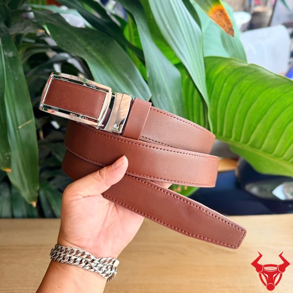 Thắt Lưng Nam Da Bò Sáp TLK54 Khóa Tự Động Cao Cấp Thắt lưng nam da bò sáp TLK54 khóa tự động cao cấp với thiết kế lịch lãm và hiện đại.