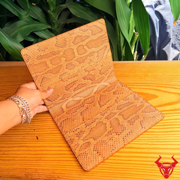 Bìa Sổ Tay Da Trăn Khác Biệt Sang Trọng Bìa sổ tay da trăn đẳng cấp sang trọng mang dấu ấn cá nhân