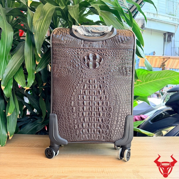 Vali Da Cá Sấu Gù Size 50 Phong Cách Thượng Lưu Vali da cá sấu gù Size 50 điểm nhấn thời trang du lịch