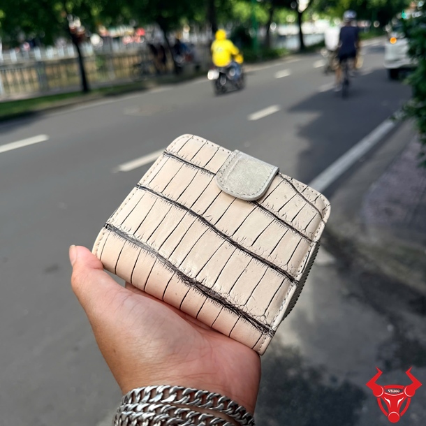 Ví Da Cá Sấu Nữ Trắng Đen VRBA8 Thiết Kế Sang Trọng Ví da cá sấu nữ dáng ngắn VRBA8 màu trắng đen thời thượng