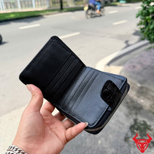 Ví Cầm Tay Da Cá Sấu Nữ VRBA8 Màu Đen Đẳng Cấp Ví cầm tay da cá sấu nữ VRBA8 màu đen đẳng cấp