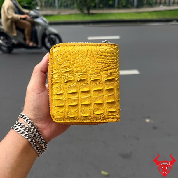 Ví Nữ VRBA4 Da Cá Sấu Màu Vàng Thời Trang Nổi Bật Ví nữ dáng ngắn da cá sấu màu vàng VRBA4 phong cách sang trọng