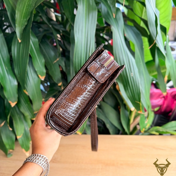 Clutch CKCA8 Da Cá Sấu Thật Màu Nâu Thời Thượng Clutch cao cấp CKCA8 da bụng cá sấu sang trọng