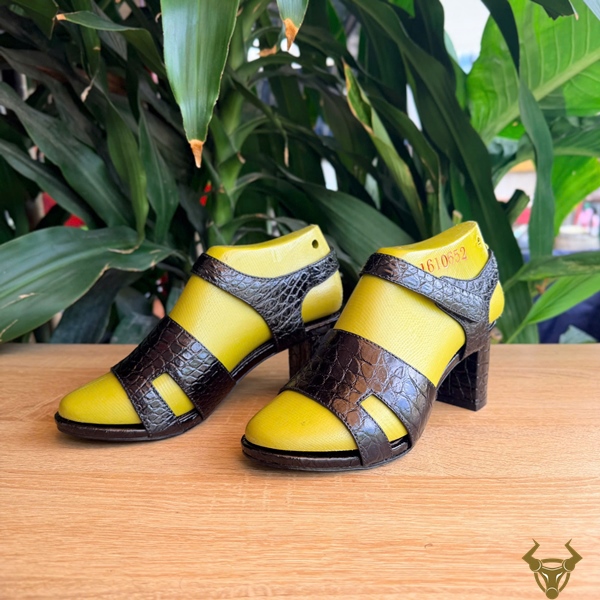 Dép Sandal DJEA8 Da Cá Sấu Thật Phong Cách Nữ Dép sandal cao gót da cá sấu DJEA8 màu đen sang trọng
