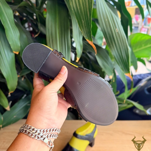 Dép Sandal Da Cá Sấu DJEA8 Tôn Vẻ Đẹp Quý Phái Dép sandal cao gót DJEA8 da cá sấu màu đen đẳng cấp