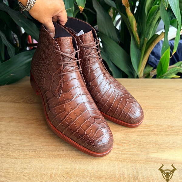 Giày Chukka Boot Nam Cao Cấp GJBA8 Phong Cách Khác Biệt Chukka Boot da cá sấu nam GJBA8 màu nâu sang trọng