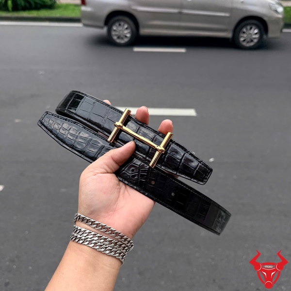 Thắt Lưng Da Cá Sấu Nam TLA8B15 Phong Cách Quý Ông Thắt lưng nam TLA8B15 da bụng cá sấu cao cấp màu đen nâu hai mặt.
